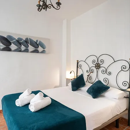 Top-floor Near Cathedral With Private Terrace - 3a Appartement