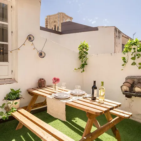 Top-floor Near Cathedral With Private Terrace - 3a דירה *