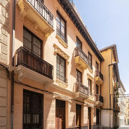 דירה Top-floor Near Cathedral With Private Terrace - 3a