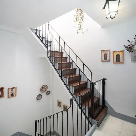 Top-floor Near Cathedral With Private Terrace - 3a דירה