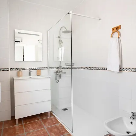 Top-floor Near Cathedral With Private Terrace - 3a *