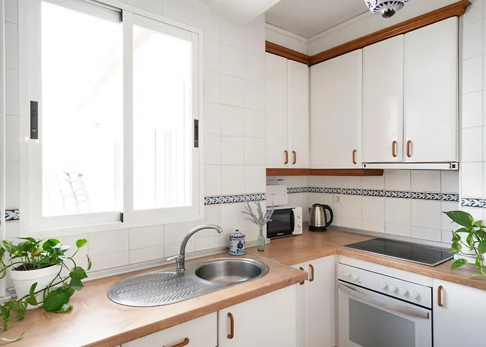Top-floor Near Cathedral With Private Terrace - 3a *