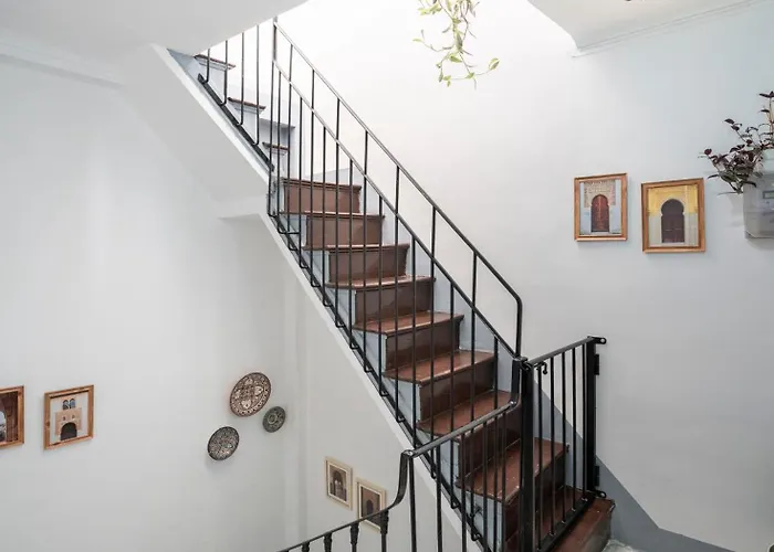 Top-floor Near Cathedral With Private Terrace - 3a Appartement