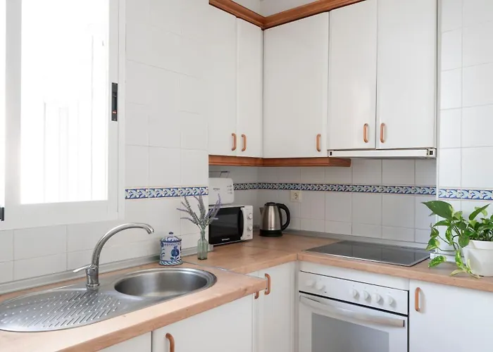 Top-floor Near Cathedral With Private Terrace - 3a * Grenade